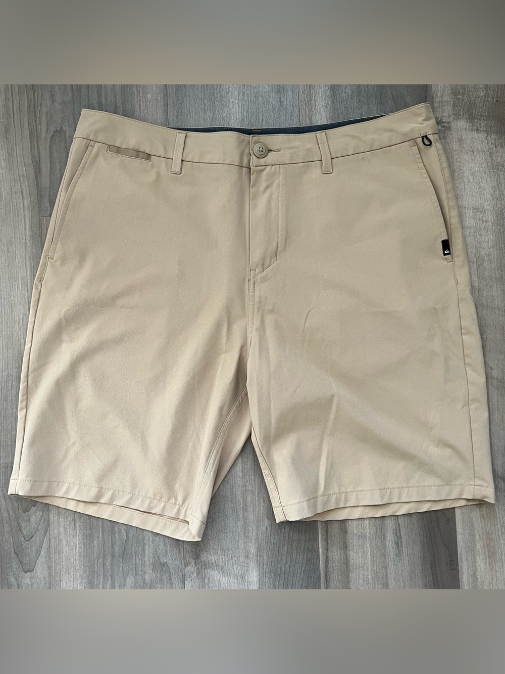 Quiksilver Men's Size 36 Khaki Solid Amphibian Shorts Regular Fit Flat Front